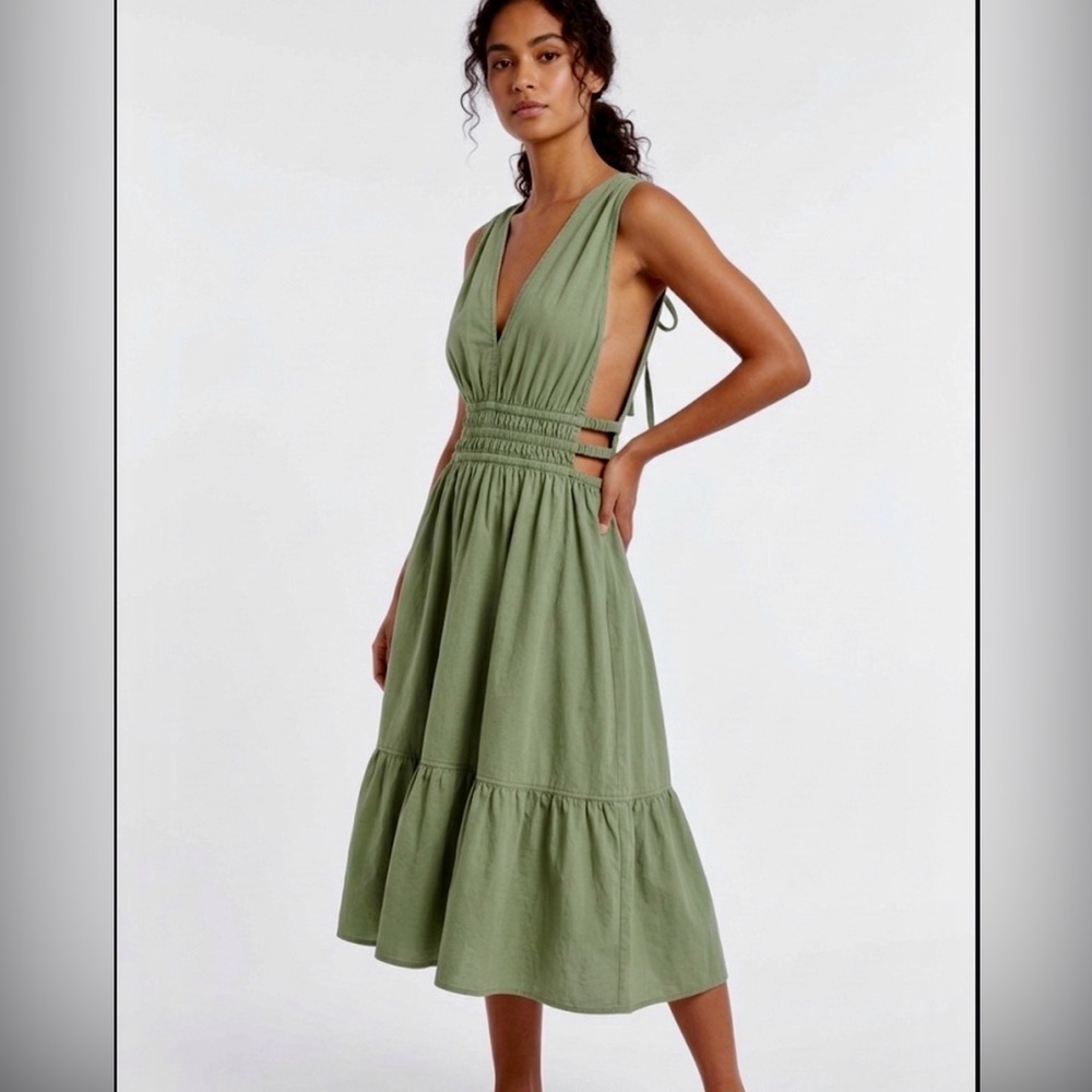 Speed Limit Woman | NWT Olive Tie-Back Smocked Midi Dress
 Size X-Large